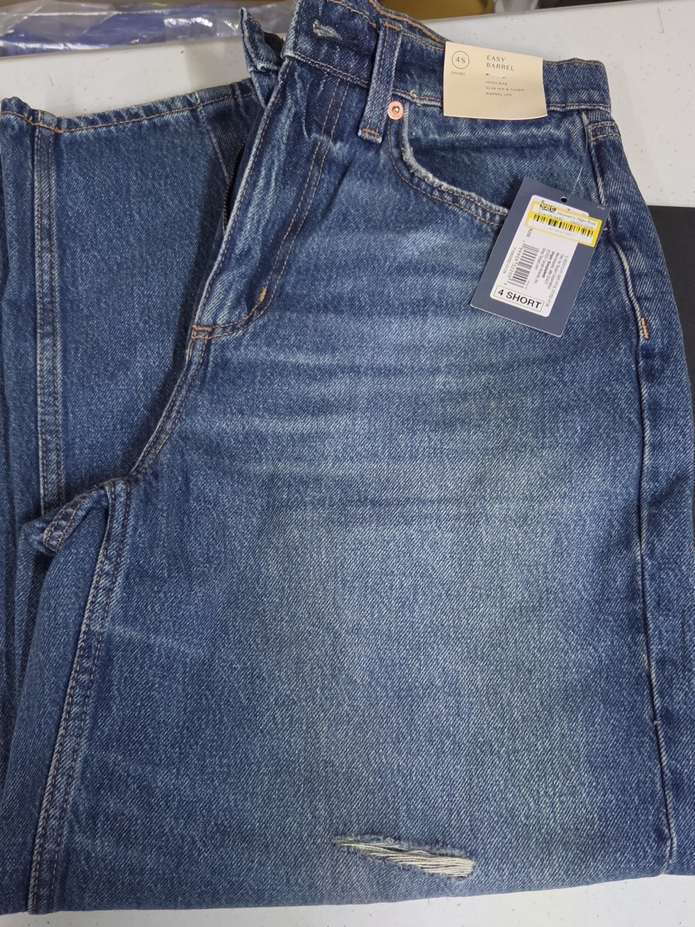 Universal Thread Easy Barrel High Rise-Size 4 Short - Picture 2 of 2